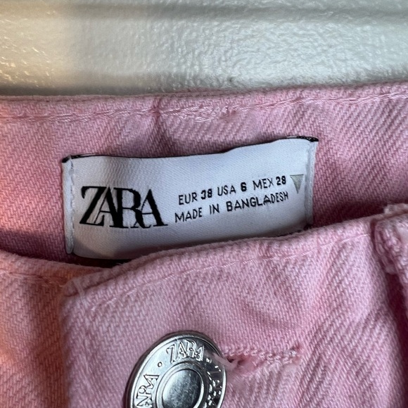 ✨5 for $25✨ Zara Pink Ombre Denim Jean Bermuda Shorts - Picture 4 of 7
